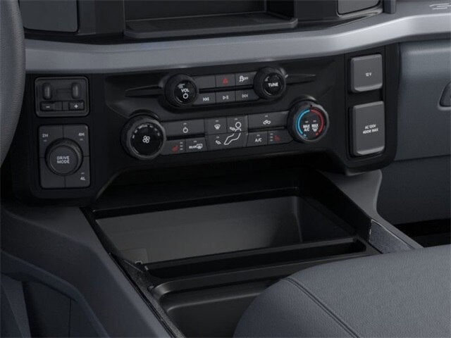 2026 Ford Super Duty F-550 DRW XLT 4WD Crew Cab 203 WB 84 CA