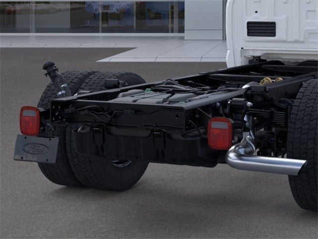 2026 Ford Super Duty F-550 DRW XLT 4WD Crew Cab 203 WB 84 CA