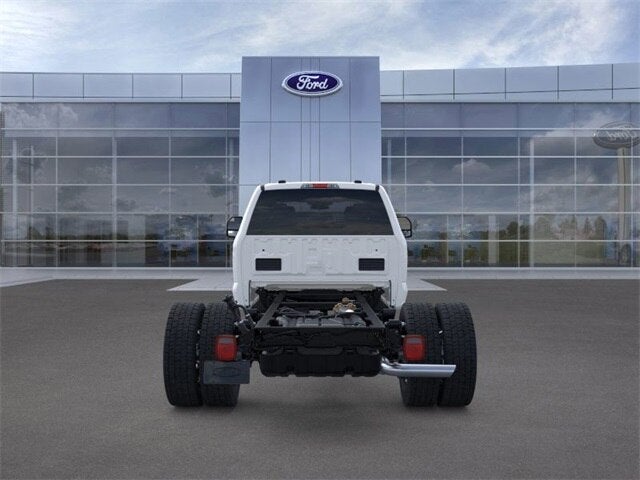 2026 Ford Super Duty F-550 DRW XLT 4WD Crew Cab 203 WB 84 CA