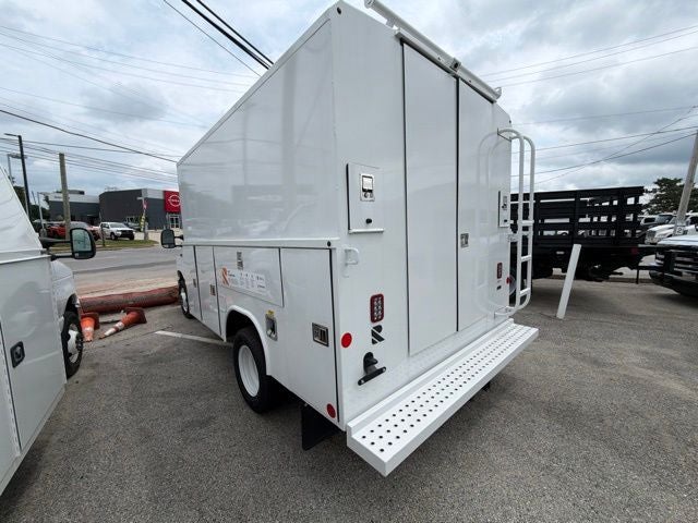 2026 Ford E-Series Cutaway E-350 DRW 138 WB