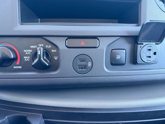 2025 Ford E-Series Cutaway Base
