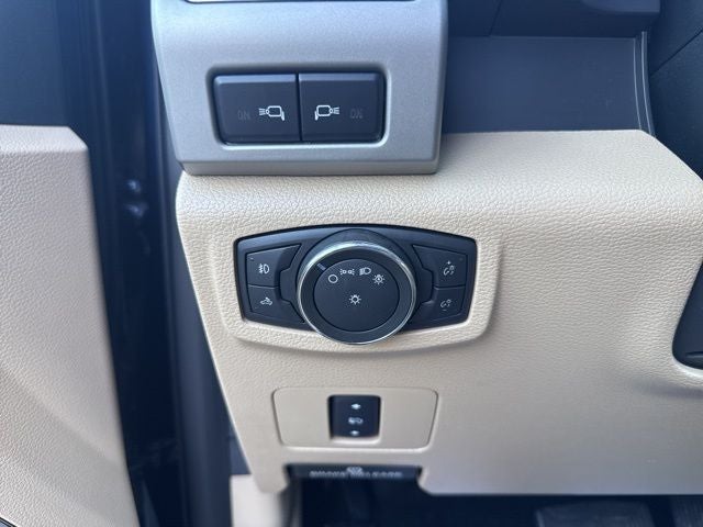 2017 Ford Super Duty F-250 SRW Lariat