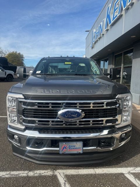 2026 Ford Super Duty F-350 SRW XLT