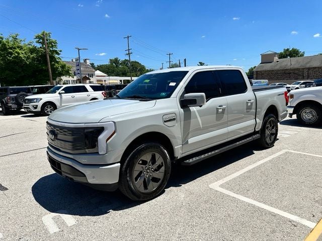 2023 Ford F-150 Lightning LARIAT
