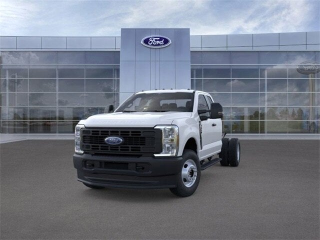2026 Ford Super Duty F-350 DRW XL 4WD SuperCab 168 WB 60 CA