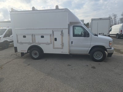 2026 Ford E-Series Cutaway E-350 SRW 138 WB