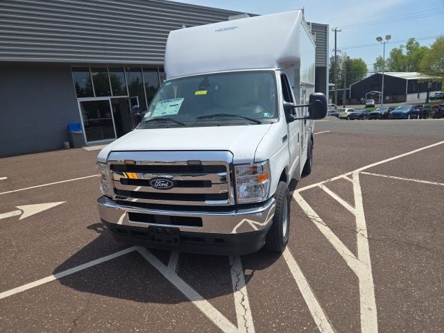 2026 Ford E-Series Cutaway E-350 SRW 138 WB