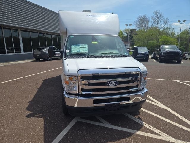 2026 Ford E-Series Cutaway E-350 SRW 138 WB