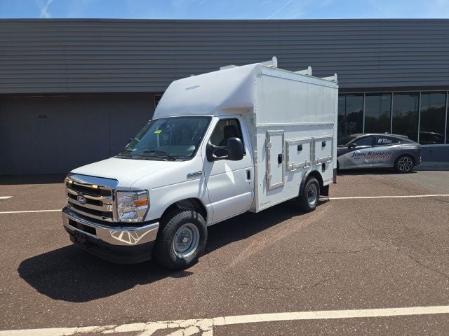 2026 Ford E-Series Cutaway E-350 SRW 138 WB