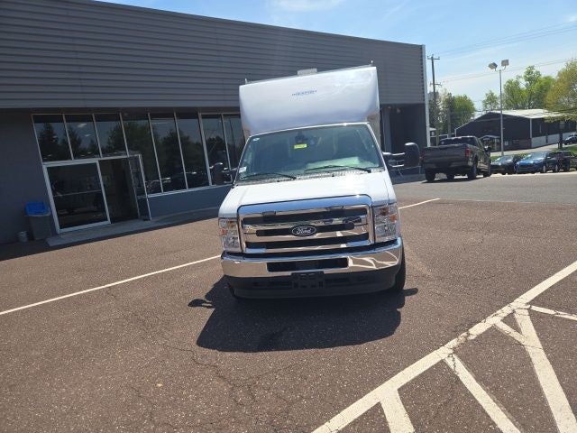 2026 Ford E-Series Cutaway E-350 SRW 138 WB