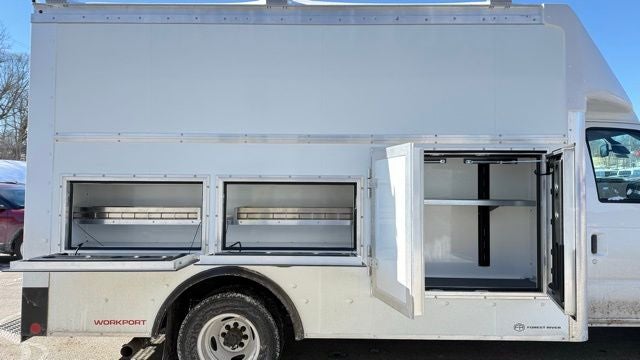 2026 Ford E-Series Cutaway E-350 SRW 158 WB