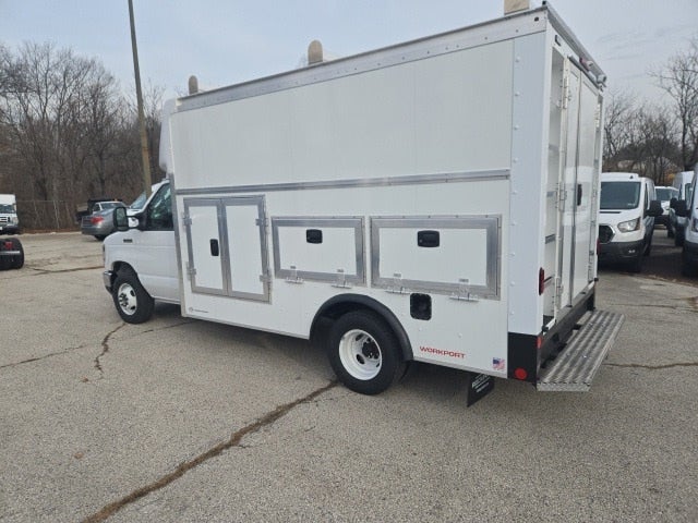 2026 Ford E-Series Cutaway E-350 SRW 158 WB