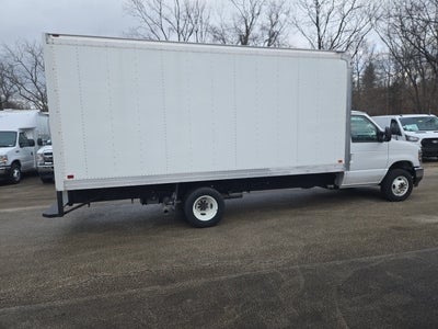 2025 Ford E-Series Cutaway E-450 DRW 176 WB