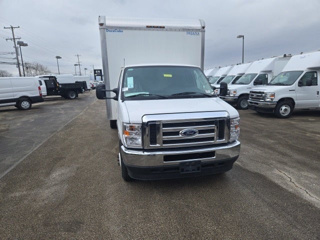 2025 Ford E-Series Cutaway E-450 DRW 176 WB