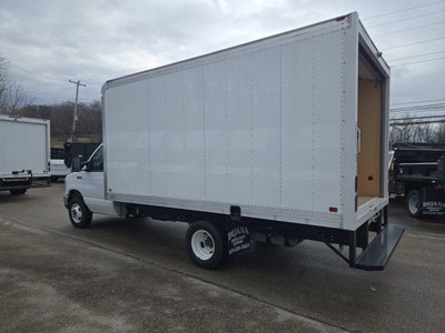 2025 Ford E-Series Cutaway E-450 DRW 158 WB