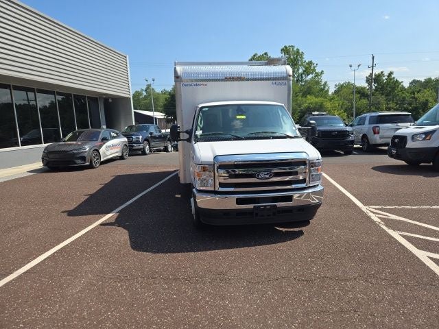 2026 Ford E-Series Cutaway E-450 DRW 158 WB