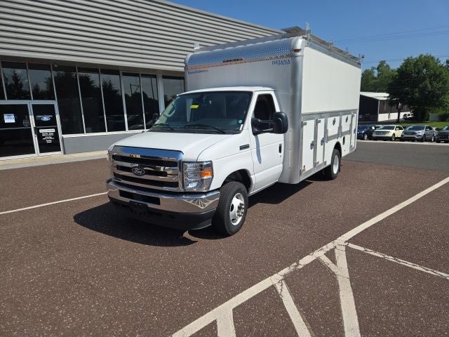 2026 Ford E-Series Cutaway E-450 DRW 158 WB