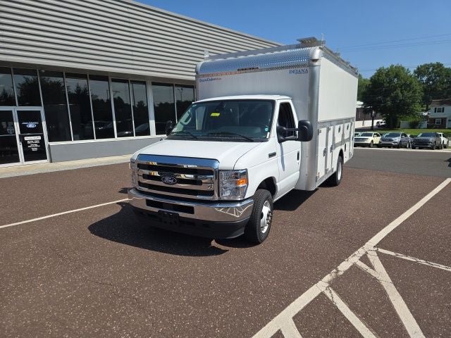 2026 Ford E-Series Cutaway E-450 DRW 158 WB