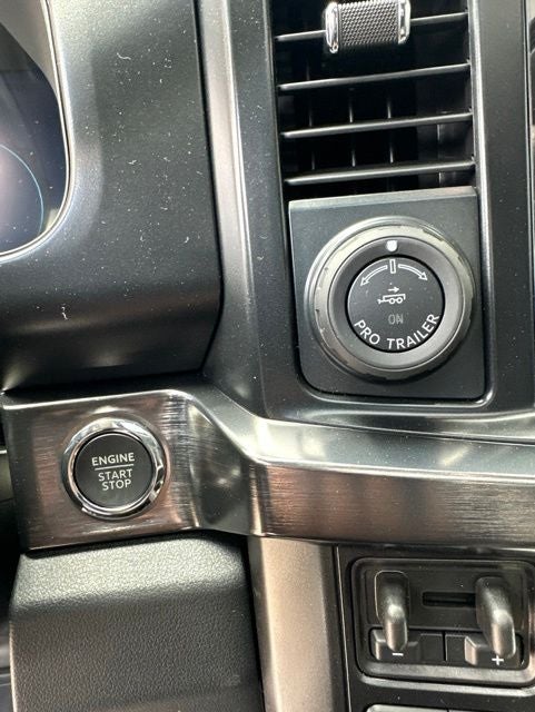 2026 Ford Super Duty F-350 SRW LARIAT 4WD Crew Cab 6.75' Box