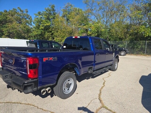 2026 Ford Super Duty F-350 SRW XL 4WD Crew Cab 6.75' Box