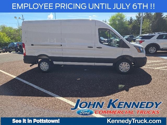 2026 Ford Transit Cargo Van T-250 148 Med Rf 9150 GVWR RWD