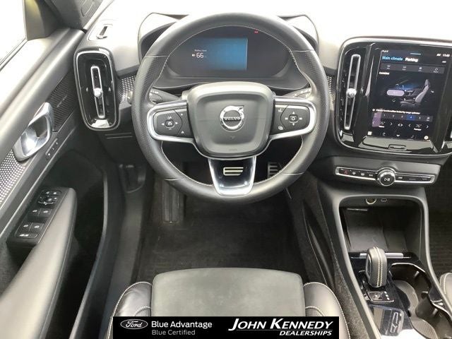 2021 Volvo XC40 Recharge Pure Electric P8