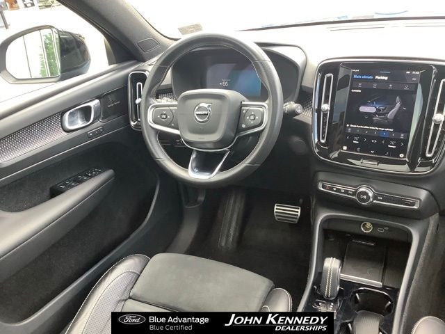 2021 Volvo XC40 Recharge Pure Electric P8