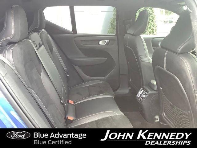 2021 Volvo XC40 Recharge Pure Electric P8