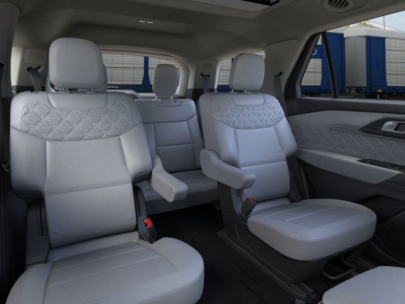 2026 Ford Explorer 4DR 4WD PLTNM