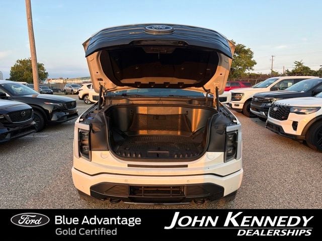 2022 Ford F-150 Lightning Platinum