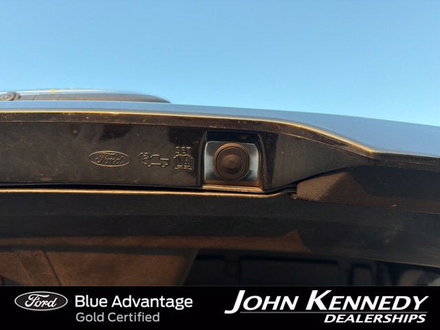 2022 Ford F-150 Lightning Platinum