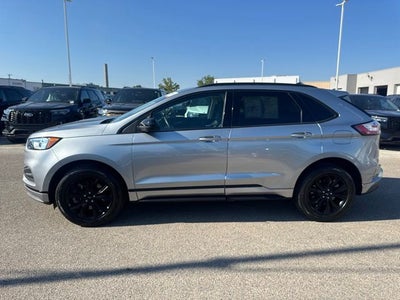2022 Ford Edge SE
