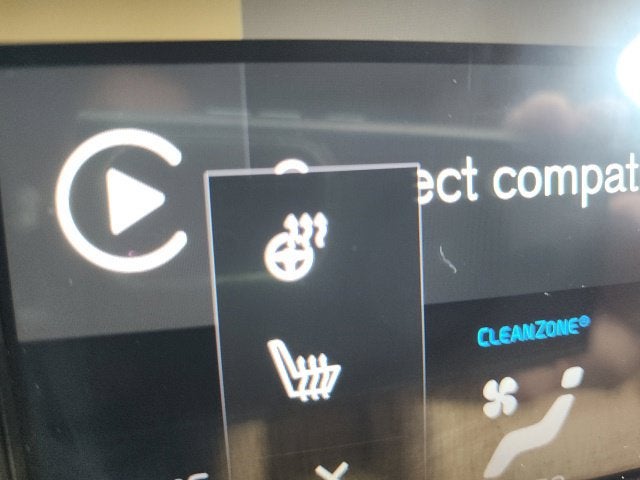 2020 Volvo XC40 Momentum